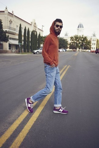 С чем носить темно-пурпурные кеды мужчине