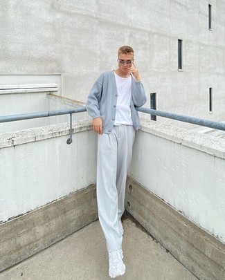 С чем носить темно-пурпурные солнцезащитные очки мужчине