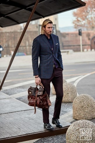 Какие пиджаки носить с темно-пурпурным жилетом