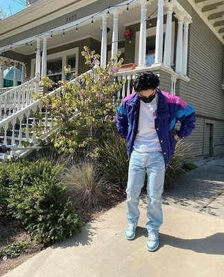 С чем носить темно-пурпурную ветровку мужчине