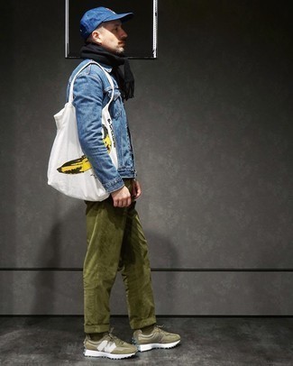 Как носить джинсовую куртку с кроссовками мужчине