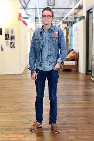 Как носить джинсовую куртку с топсайдерами