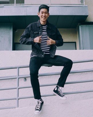 Как носить джинсовую куртку с высокими кедами мужчине