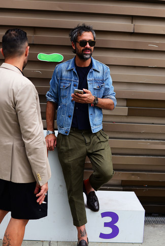 Как носить джинсовую куртку с жилетом