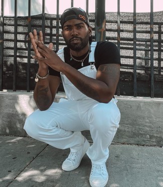 С чем носить джинсовые брюки мужчине