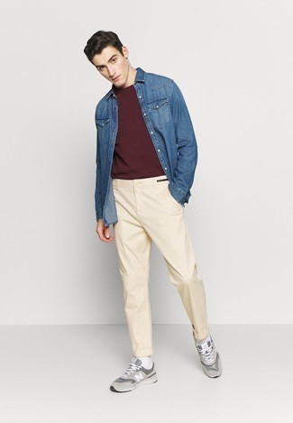 Как носить джинсовую рубашку с кроссовками мужчине