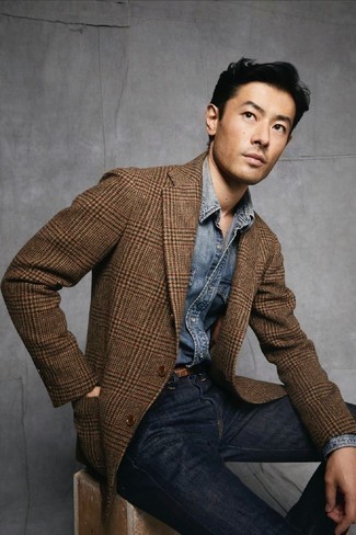 Как носить джинсовую рубашку с пиджаком мужчине