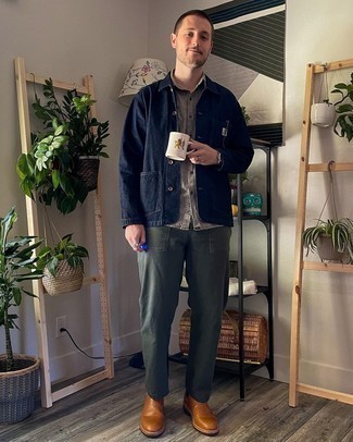 С чем носить джинсовую куртку-рубашку мужчине