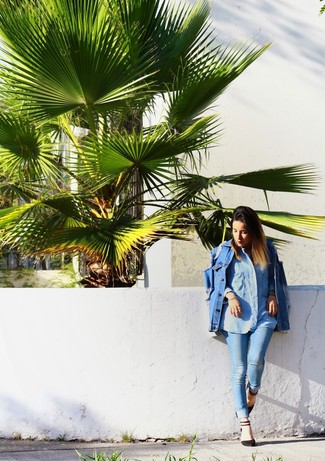 Как носить джинсовую рубашку с джинсами женщине