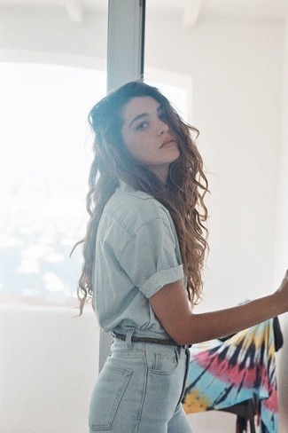 Как носить джинсовую рубашку с джинсами женщине