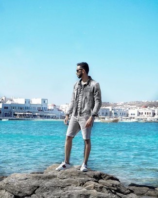 Как носить джинсовую рубашку с шортами мужчине