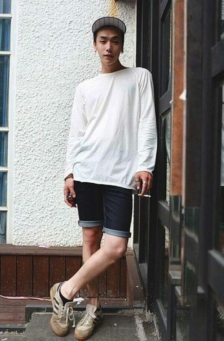 С чем носить джинсовые шорты подросткам мужчине