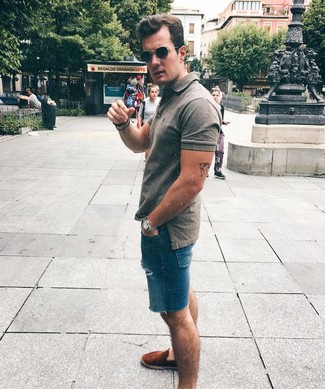 С чем носить джинсовые шорты мужчине в спортивном стиле