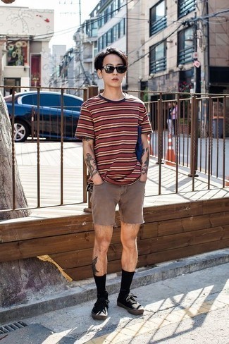 С чем носить джинсовые шорты подросткам мужчине