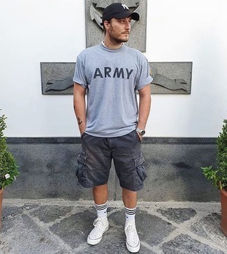 С чем носить джинсовые шорты мужчине