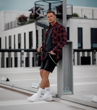 С чем носить джинсовые шорты мужчине