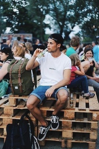 С чем носить джинсовые шорты мужчине