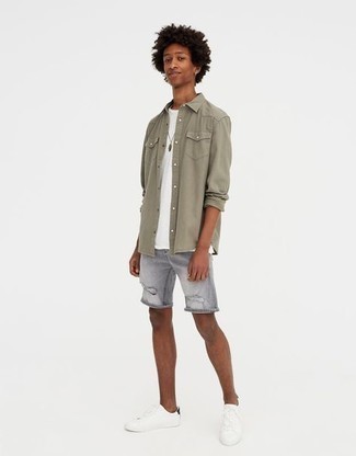 С чем носить джинсовые шорты мужчине