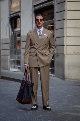 С чем носить джинсовую большую сумку мужчине