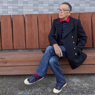 Как носить двубортный пиджак с низкими кедами мужчине