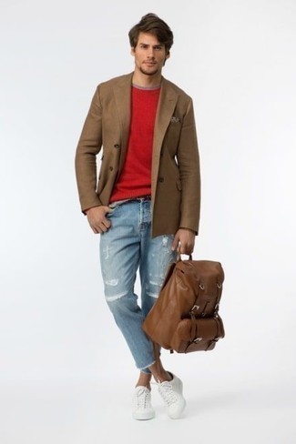 Как носить двубортный пиджак с низкими кедами мужчине