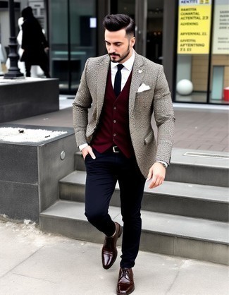 Как носить классические брюки с пиджаком мужчине