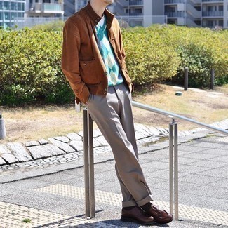 Как носить классические брюки с бомбером мужчине