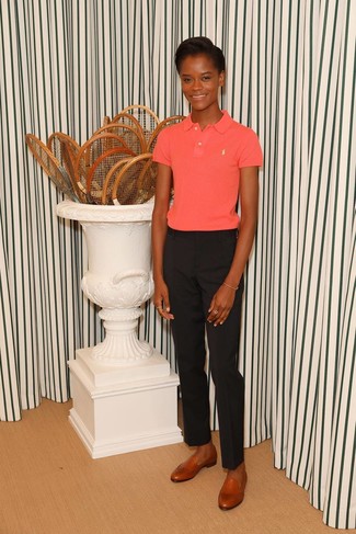 С чем носить классические брюки женщине