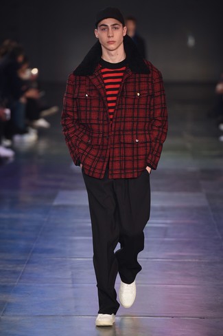 Как носить классические брюки с полупальто