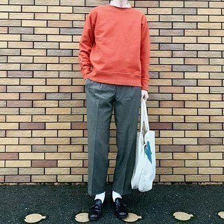 Как носить классические брюки с свитшотем мужчине