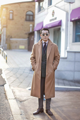 Как носить классические брюки с плащом мужчине