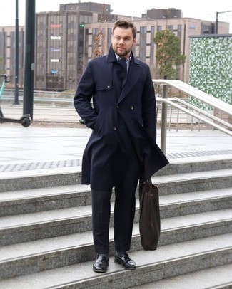 Как носить классические брюки с плащом мужчине