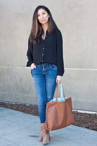 Как носить классическую рубашку с ботильонами