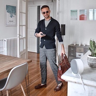 Как носить мокасины с брюками чинос