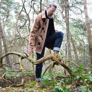 Как носить дафлкот с повседневными ботинками мужчине