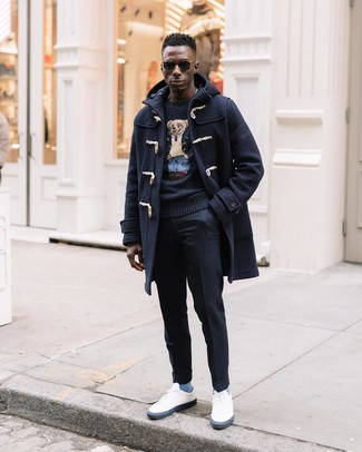 Как носить дафлкот с свитером с круглым вырезом мужчине