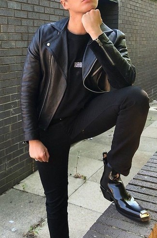 С чем носить кожаные ботинки челси с украшением мужчине