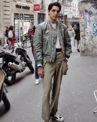 С чем носить бомбер с вышивкой мужчине