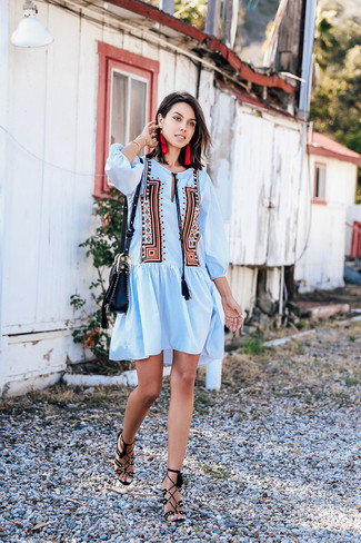 С чем носить платье с вышивкой