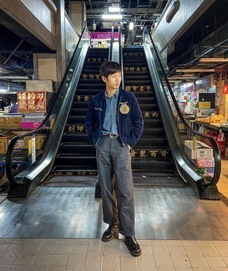 С чем носить куртку с вышивкой мужчине