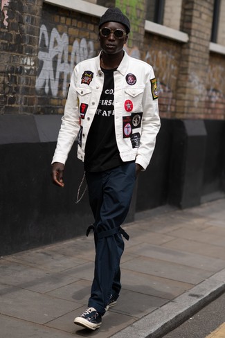 С чем носить куртку с вышивкой мужчине