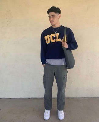 С чем носить свитер с вышивкой мужчине