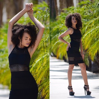 С чем носить облегающее платье с люверсами