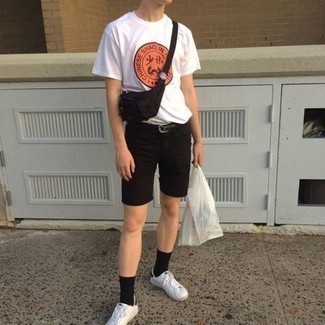 С чем носить поясную сумку мужчине