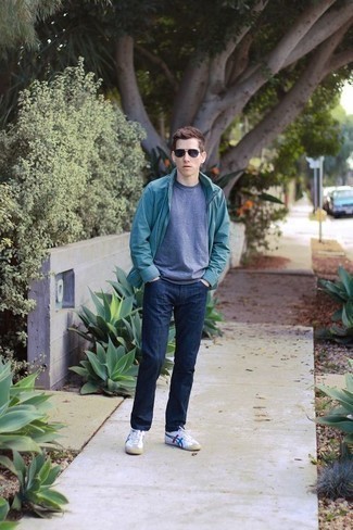 Как носить полевую куртку с низкими кедами