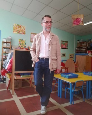 Как носить полевую куртку с низкими кедами