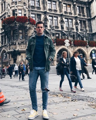 Как носить полевую куртку с зауженными джинсами