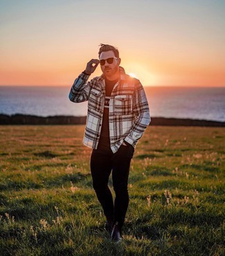 С чем носить фланелевую куртку-рубашку мужчине