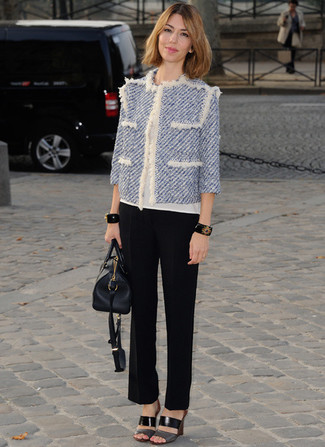 Как носить брюки-клеш с сабо