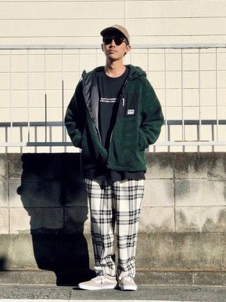 С чем носить флисовый худи мужчине